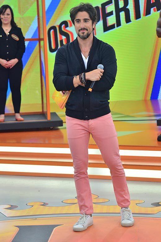 Qual tal Marcos Mion de cardigan? Demais!

+ Lá vem! Dupla Cacio e Marcos aponta o que gosta e o que não gosta no outro

+ Juju Salimeni faz número de contorcionismo impressionante no Legendários deste sábado (11)

+ Milene Domingues fala da relação com o filho: “Ciúmes de mãe”
