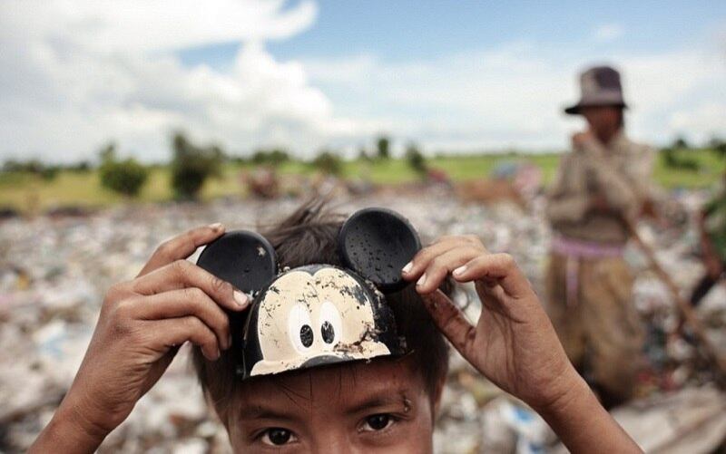  O fotógrafo e cineasta Rangel  divulgou a situação por achar muito importante.

— Enquanto
eu estava tirando fotos para demonstrar as realidades do trabalho infantil,
percebi turistas chegando a todo momento para visitar, e eu pensei que aquilo era uma coisa horrível e deveria ser
relatado