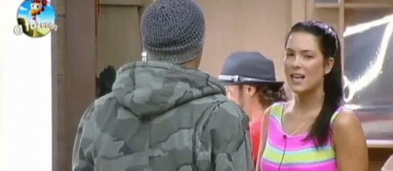 A modelo diz que sua mãe pergunta: 'Não vai passar nada na sua cara?'