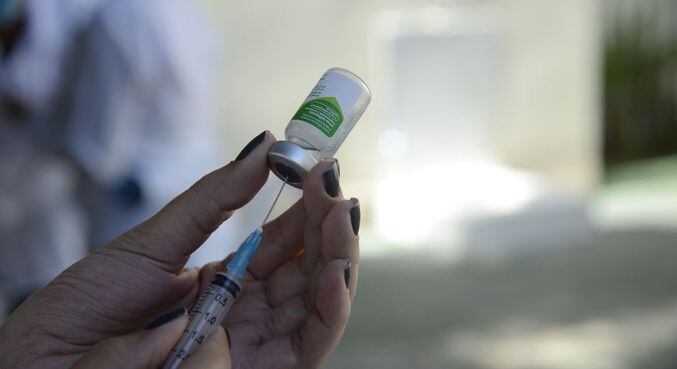 Rio vacina crianças, gestantes e puérperas contra a gripe nesta segunda-feira (2)