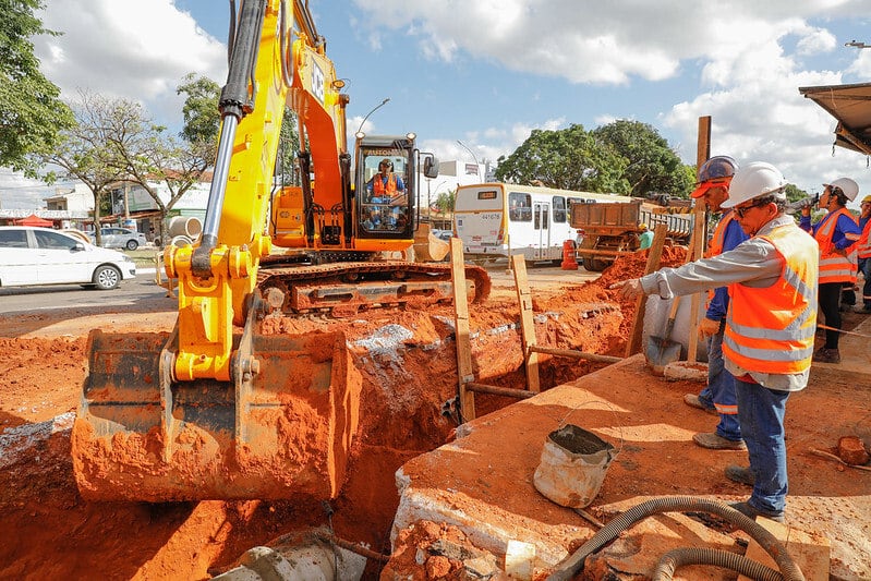 Tradicional avenida que liga Ceilândia e Taguatinga, a Hélio Prates chega à segunda etapa das obras de requalificação urbana