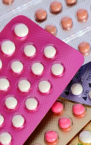 Nas últimas décadas, as mulheres foram muito favorecidas pelos avanços na medicina reprodutiva, que desenvolve métodos anticoncepcionais cada vez mais modernos. Com a pílula, o DIU (dispositivo intrauterino) e outras alternativas à disposição, a mulher hoje tem chances de evitar uma gravidez inesperada e ainda tem a possibilidade de planejar carreira e estudos antes da maternidade. Leia a reportagem completa!