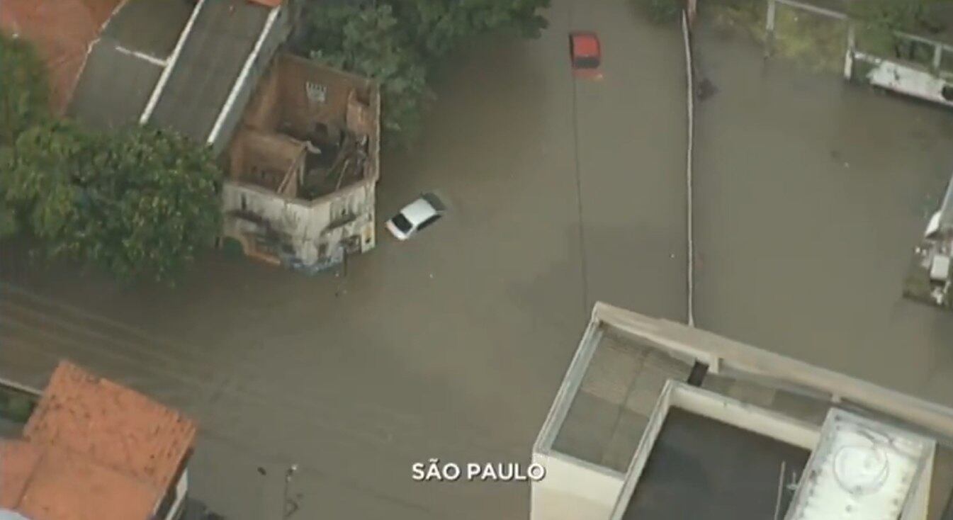 Sobe para três o número de mortes por causa da chuva em São Paulo