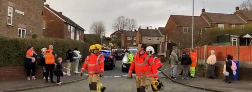 Chamas afetaram o primeiro andar do edifício e causaram o desabamento parcial do telhado