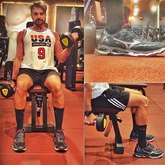 Márcio Kieling mostra em suas redes sociais que mantém a boa forma com muito treino