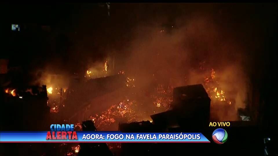 Segundo o Corpo de Bombeiros, foram enviadas 12 viaturas para o local