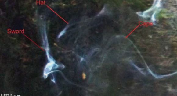 Os céticos estão dizendo que Mooner está maluco e invetou essa história baseada em relatos que ele leu online