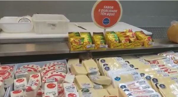 Rato andou por cima de queijos e roeu mercadoria de mercado