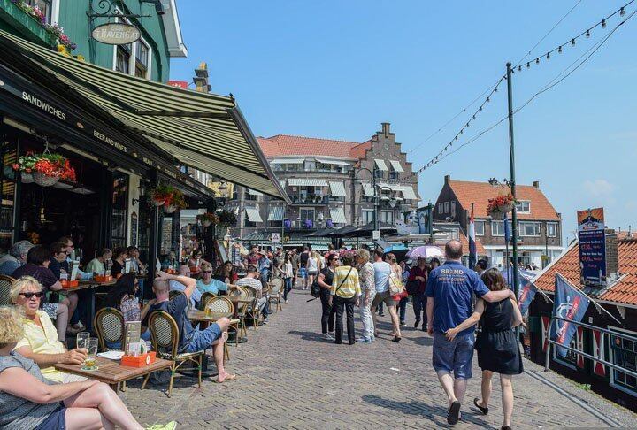 Holanda - Capital Amsterdã: 821 mil habitantes.