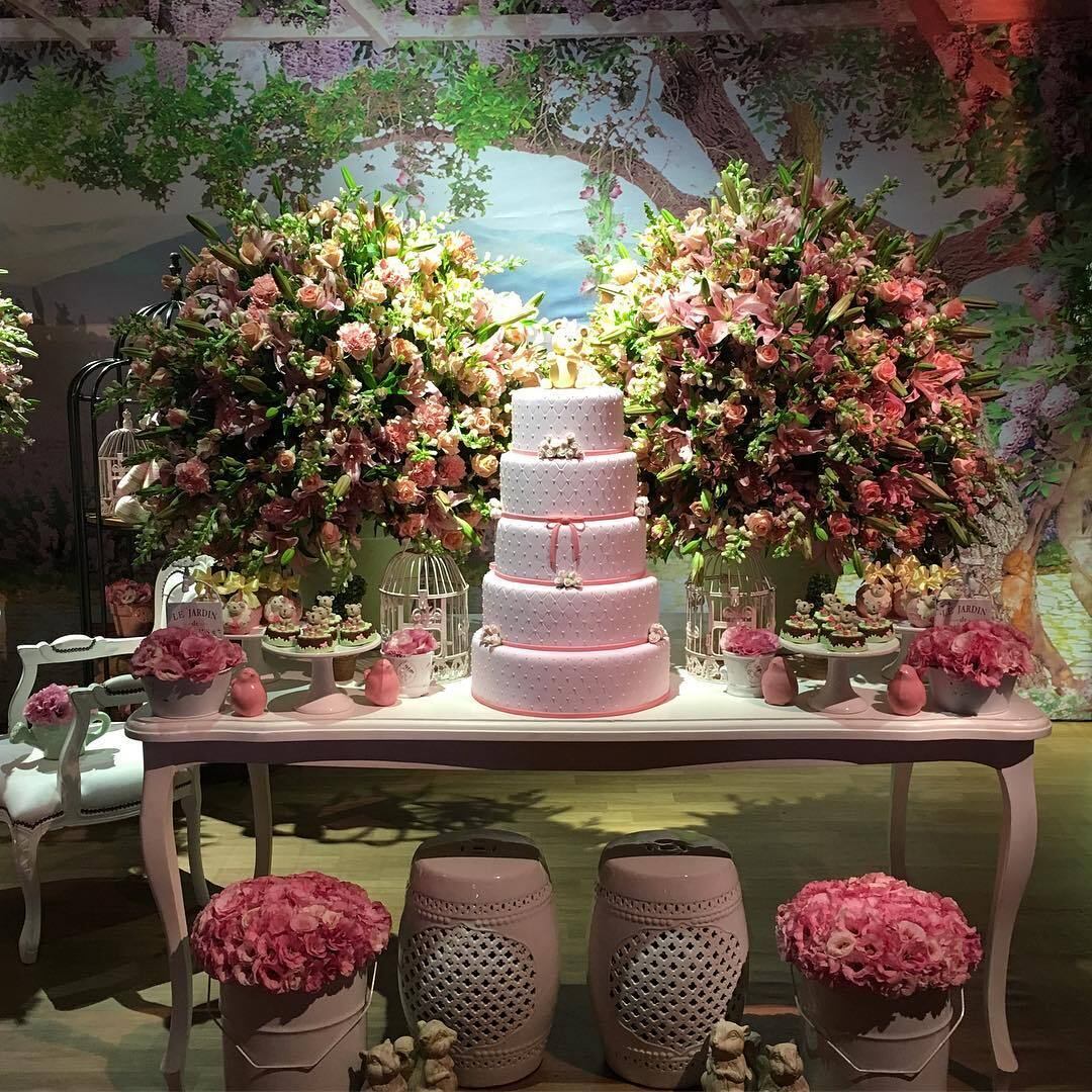 Lizi fez questão de mostrar todos os detalhes da festa no Instagram