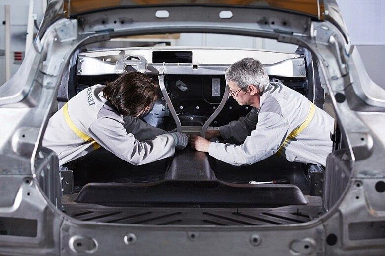 Engenheiros franceses no desenvolvimento do futuro compacto francês. O Salão de Paris começa na próxima semana, acompanhem a cobertura deste e de outros modelos no R7 Carros

Saiba tudo sobre carros! Acesse www.r7.com/carros