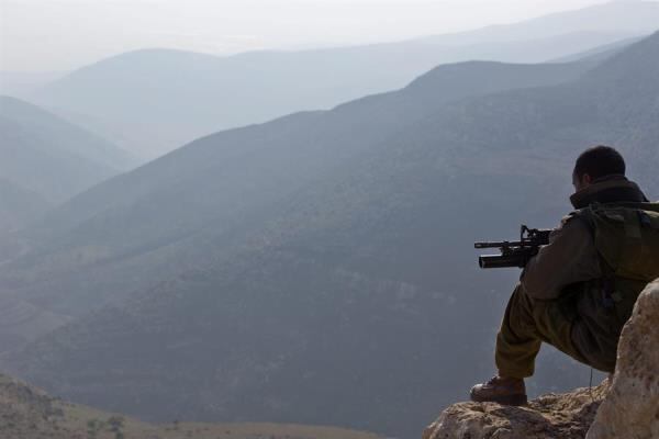 Israel busca tirar o conflito de suas fronteiras