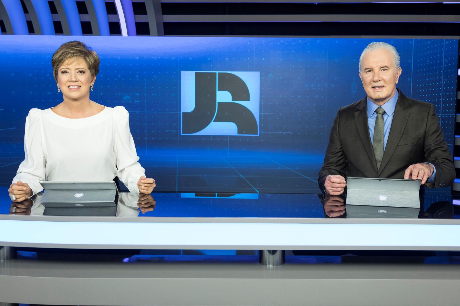 ‘Jornal da Record’ vence concorrente com mais que o dobro de audiência ...