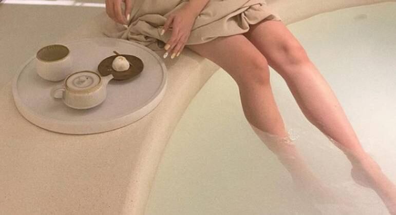 E se o seu intuito vai além do relaxamento, Fernanda frisa os ativos estimulantes que podem ser associados: canela, cravo e arruda, para ativar a circulação. 
