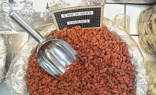 

Estudo publicado em 2011 no Journal of the American College
of Nutrition mostrou que a utilização do goji berry aumentou  o gasto
calórico e reduziu a circunferência da cintura da cintura (5,5cm em 14 dias) em
indivíduos saudáveis com sobrepeso.

