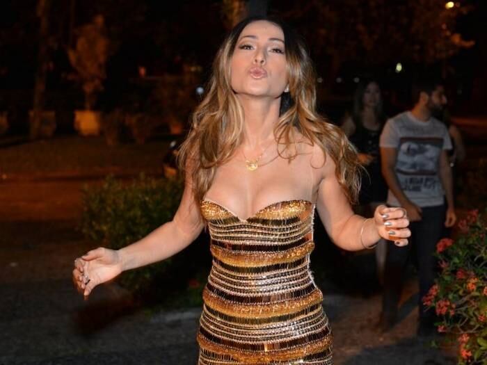 A apresentadora Sabrina Sato é muito solicitada para festas e eventos. Sempre presente nas baladas, ela gosta de dançar e se divertir com amigos 