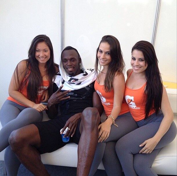 Difícil é ver o jamaicano acompanhado de apenas uma mulher