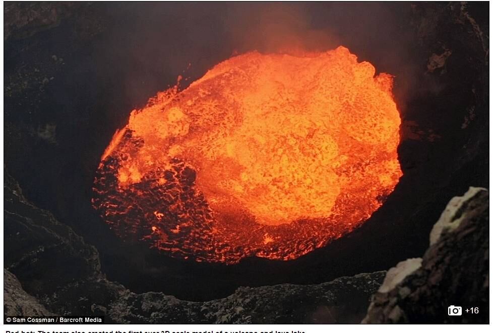 Gás tóxico superaquecido, pedras caindo, chuva ácida e a violenta
expulsão de rocha derretida pelo vulcão estão entre os muitos perigos da viagem
ao fundo da cratera