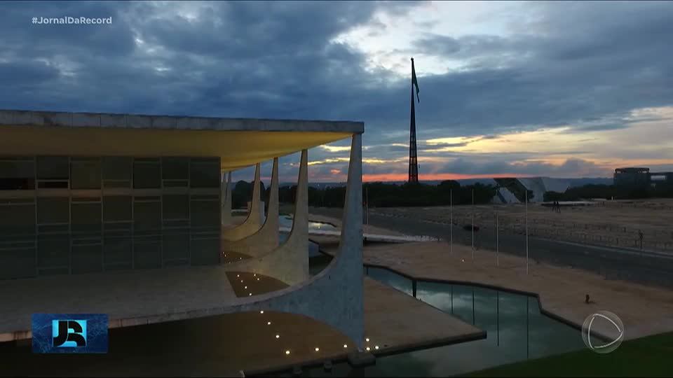 Governo brasileiro ainda acredita ser possível reverter tarifaço
