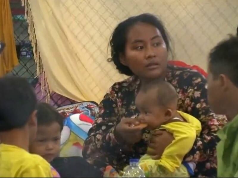 'Não saio daqui até que o governo informe que a situação é totalmente segura', chegou a afirmar Nur Hasanah, 33, uma das sobreviventes que ocupava o ginásio