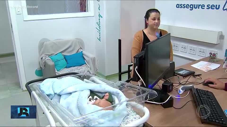 Nova tecnologia permite que bebês saiam da maternidade com carteira de identidade nacional