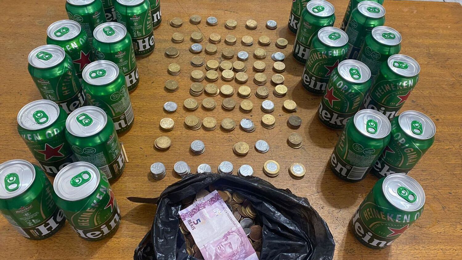 Quatro homens em um carro tentaram invadir um condomínio para roubar cervejas