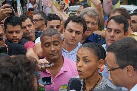 Marina fez campanha no Rio de Janeiro com o deputado Romário