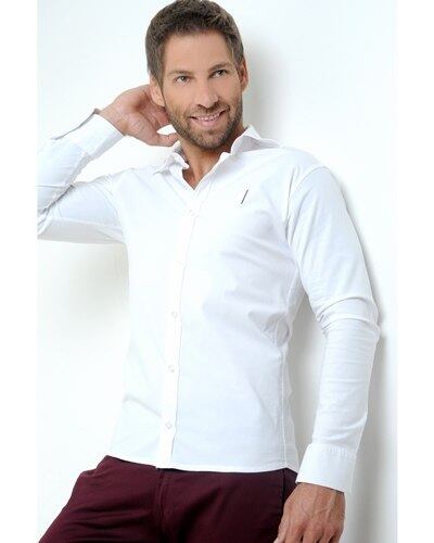 Entre os barbudos que fazem campanhas publicitárias está o zootecnista Luis Fittipaldi, de 34 anos, que  também trabalha como modelo no DF
