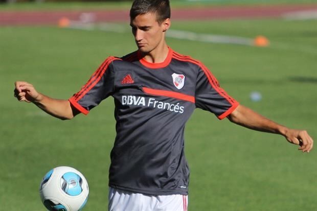 Emanuel Mammana (River Plate-ARG)

O River Plate tem como principal promessa na lista de inscritos na Libertadores o jovem defensor Emanuel Mammana, de apenas 18 anos. Vale a pena ficar de olho nele
