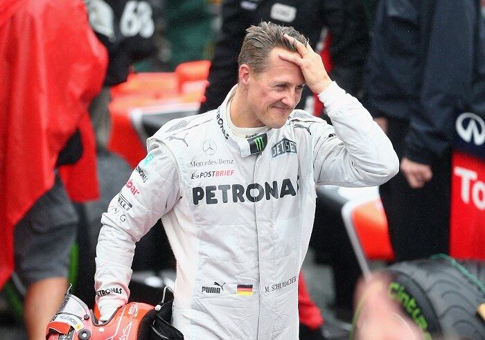 Enquanto está em coma, Schumacher não ficou mais pobre mesmo com os custos altíssimos do tratamento. Depois do acidente, o alemão e a família ainda mantêm a fortuna de 700 milhões de euros (cerca de R$ 3 bilhões) que tinham em 2013, segundo a revista suíça Bilanz, e estão na segunda posição entre os mais ricos da F-1, atrás apenas de Bernie Ecclestone (R$ 12,32 bilhões)