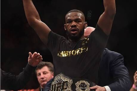 Jon Jones pediu desculpas aos fãs e ao UFC em declaração