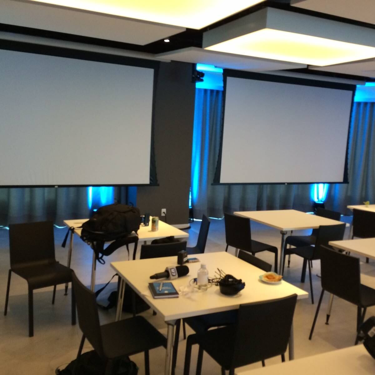 Eles estão divididos entre esse escritório de São Paulo e um outro escritório no Rio de Janeiro