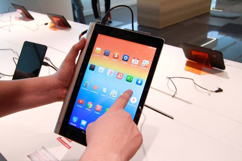 Outro ponto interessante do passeio foi poder conferir algumas das novidades da companhia, como o Yoga Tablet