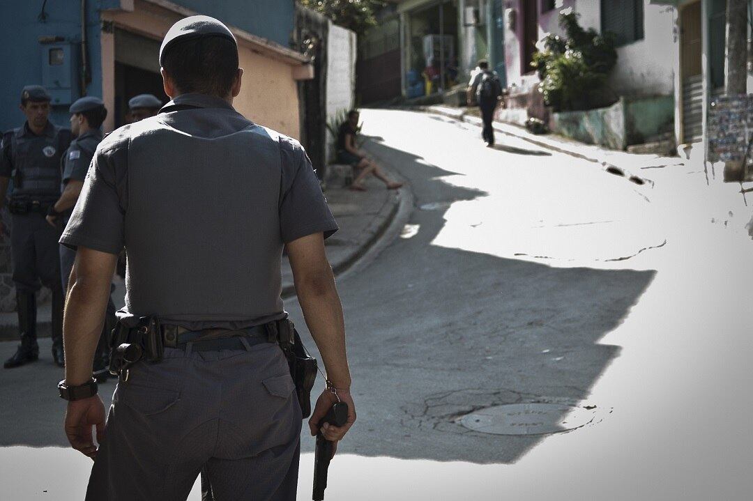 Polícia Civil  (CE) – Órgão
abriu três editais  com 763 vagas, no total,
para cargos de nível superior. Os salários vão de R$ 2.946 a R$ 14.592. Os
candidatos podem se inscrever até 7 de novembro. Informações complementares
podem ser obtidas no site da Vunesp

