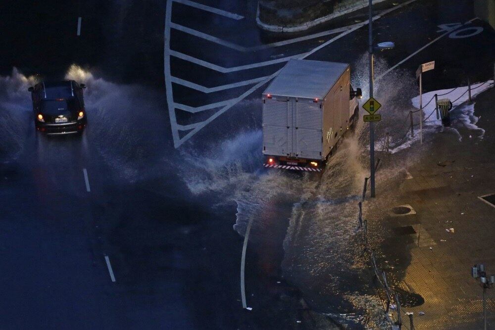 São Paulo amanheceu sob estado de alerta para alagamentos em toda a cidade