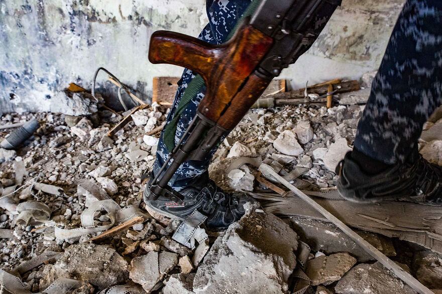 Mas a conciliação é um fator visível no momento em que o presidente do país é de origem curda, como ocorre com Fuad Masum


Repórter brasileiro fica em frente de batalha contra Estado Islâmico
