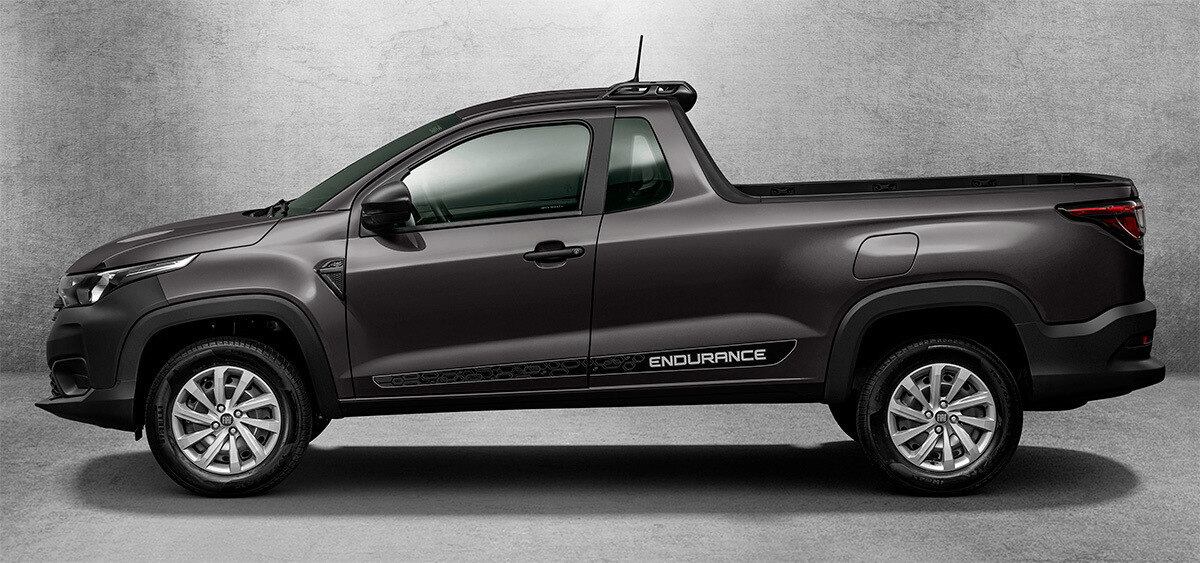 Strada Endurance cabine simples em visão de perfil: motor 1.4 Fire EVO de 88cv