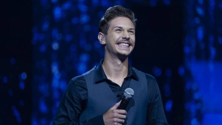 Douglas Espinola sempre gostou do sertanejo raiz. Ele já ganhou um concurso de Galopeira e decidiu interpretar Estrada da Vida, sucesso de Milionário e José Rico, para os jurados