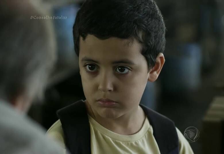 Gabriel nasceu de um caso fora do casamento do pai, que disse na cara do menino que ele nunca deveria ter nascido