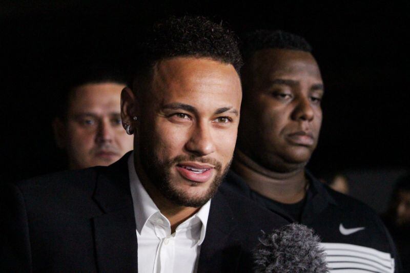 MP arquiva inquérito sobre suposto estupro cometido por Neymar