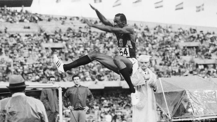 O recorde olímpico que dura há mais tempo no atletismo é do salto em distância. A façanha pertence ao norte-americano Bob Beamon, que saltou 8,90 metros em 68, na Cidade do México.