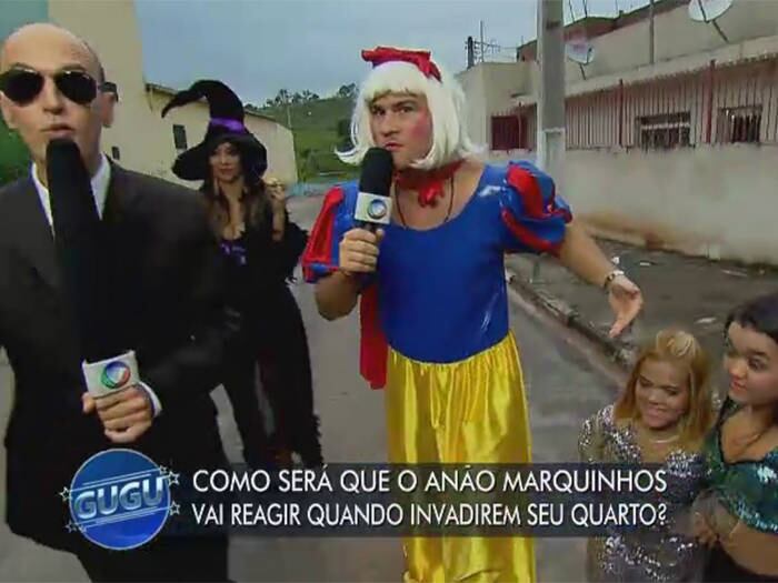 

O Anão Marquinhos foi a segunda vítima do quadro Acordando Famoso do programa do Gugu. Encarregados de tirar da cama o assistente de palco de Geraldo Luís, a dupla Rodolfo e Marcelo
IÉ IÉ foram até sua casa com alguns personagens infantis para aprontar
todas com o Anão. Veja o que eles aprontaram na
casa do anão mais querido do Brasil

