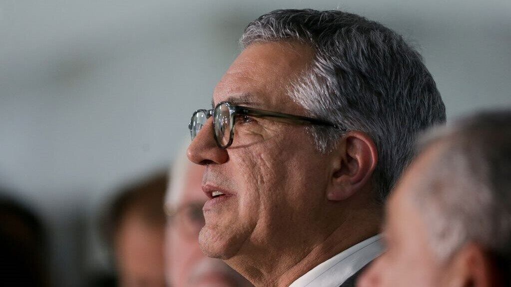 O ministro da Secretaria de Relações Institucionais da Presidência, Alexandre Padilha, com líderes do Congresso