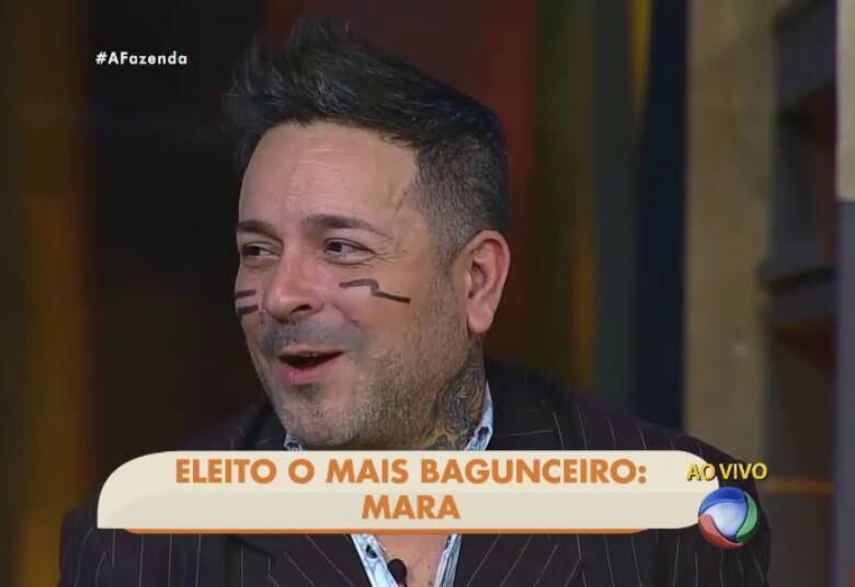 Entre a votação de todos os peões, a mais bagunceira do reality foi Mara Maravailha
+ Justus lamenta ausência de Mara Maravilha em noite da lavagem de roupa suja
+ Ana Paula parabeniza Douglas pela vitória: "Estava escrito nas estrelas pra esse carinha ganhar"
+ Douglas Sampaio é o campeão de A Fazenda 8. Relembre a participação do vencedor