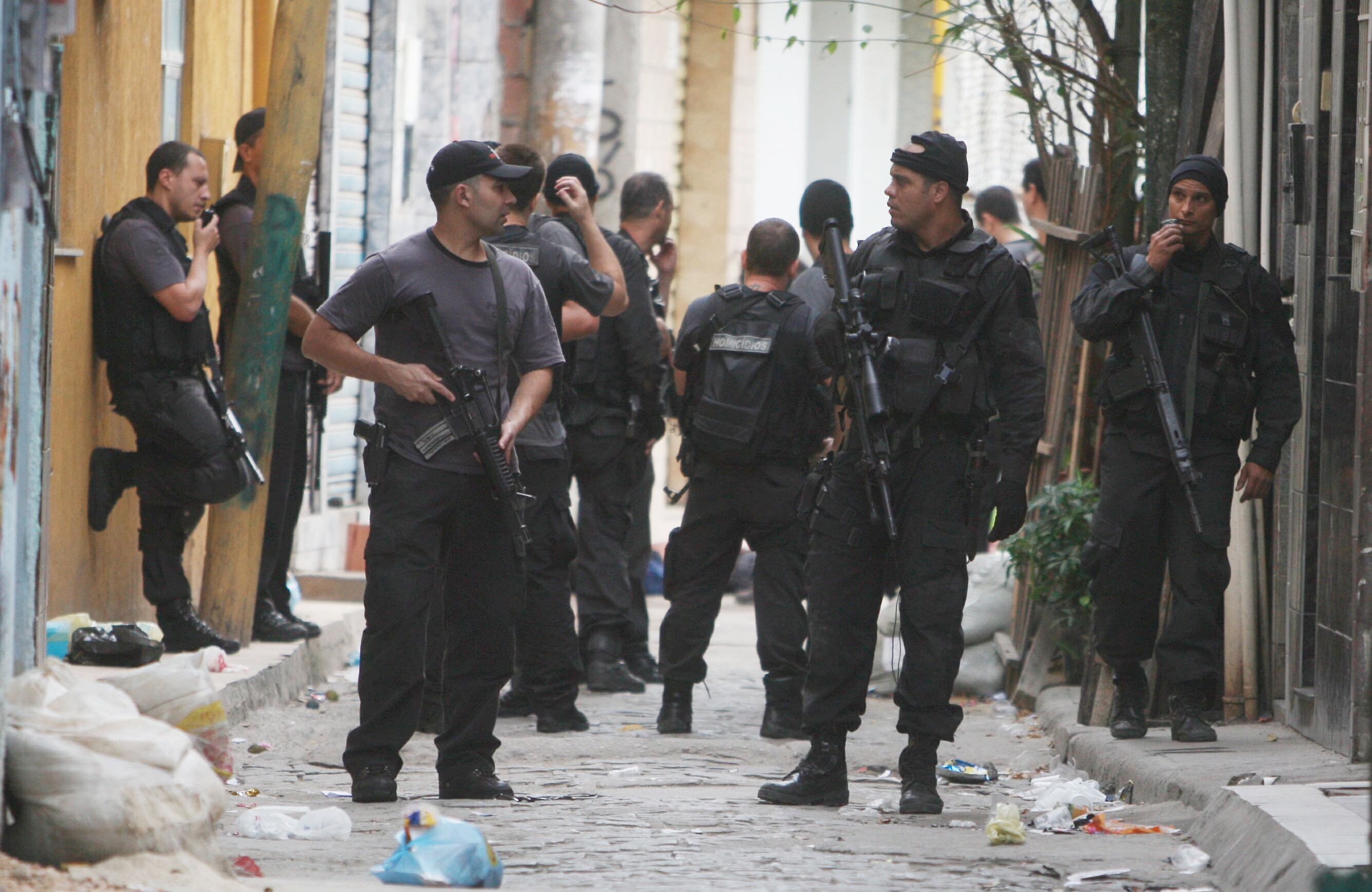 Cerca de 400 agentes atuam nas favelas