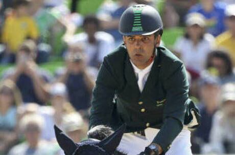 O cavaleiro Doda Miranda durante competição