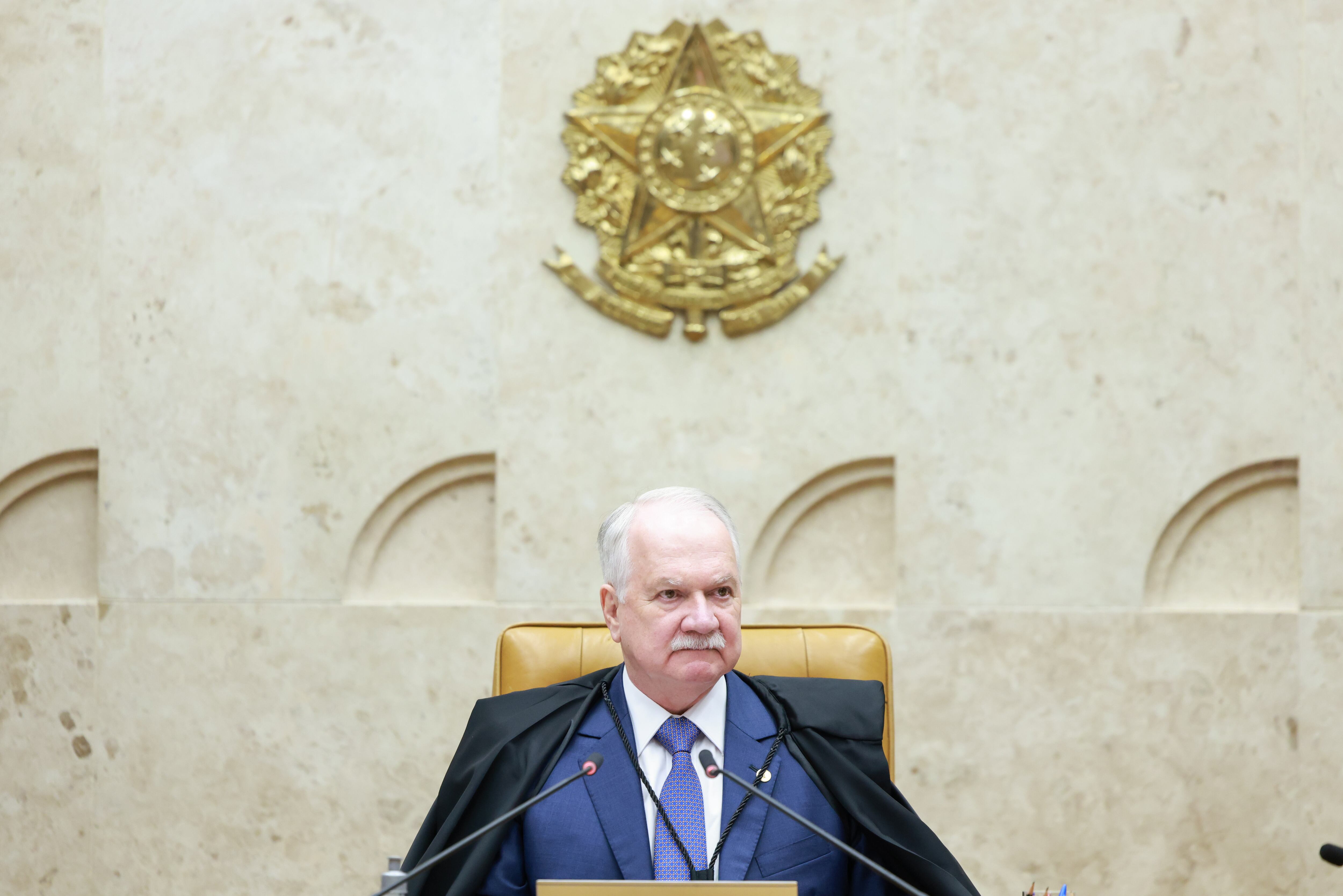 STF prepara transição de Barroso para Fachin