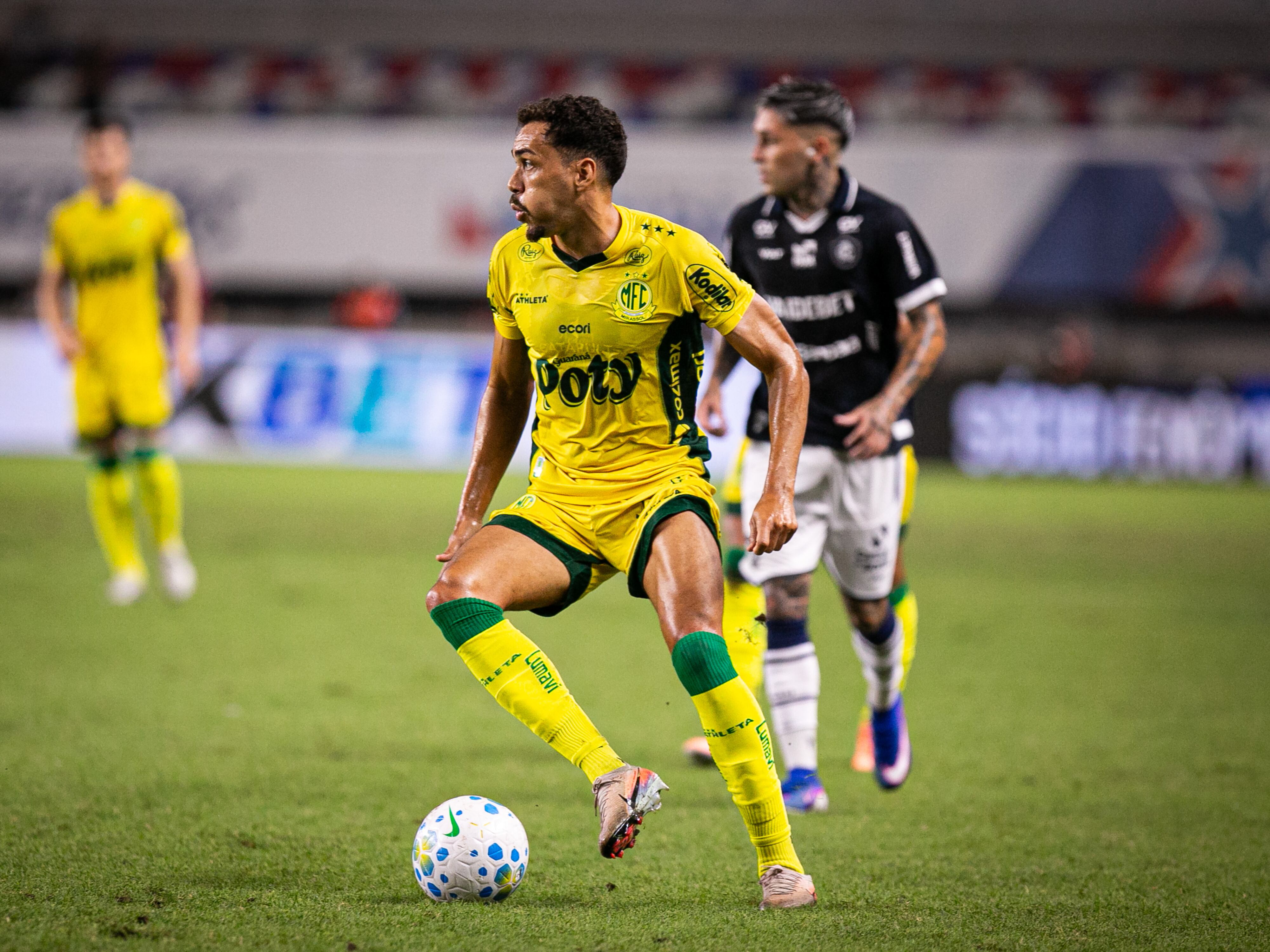 Eduardo, do Mirassol, durante jogo contra o Remo