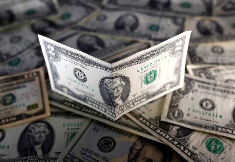 Dólar opera em queda de 0,11% nesta sexta-feira