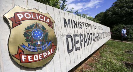 Homem usava fotos em frente Superintendência do órgão público

